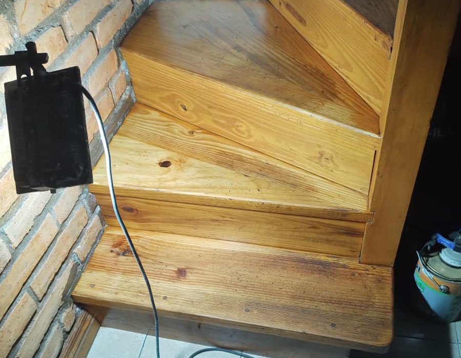 Terminación de pintura en vivienda